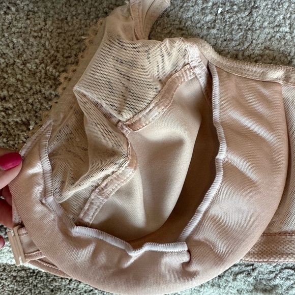 Glamorise MagicLift Racerback Nude Bra - Picture 6 of 6